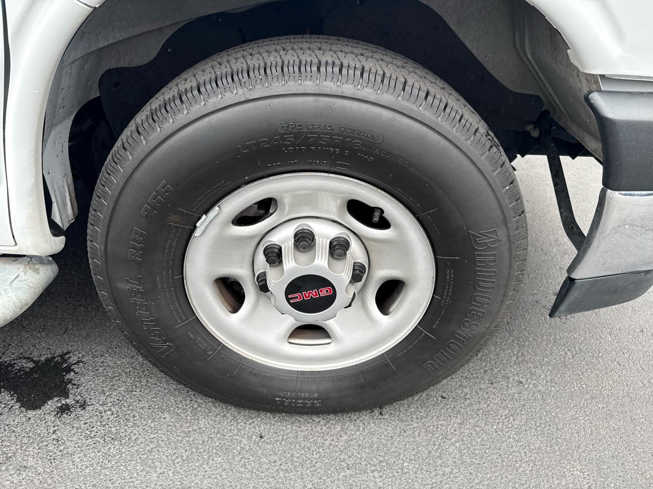 GMC Savana Cargo Van RWD 2500 135" 2025