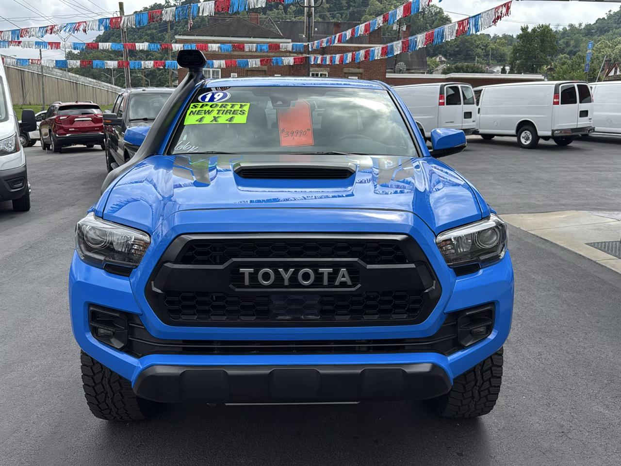 Toyota Tacoma 4WD TRD Off Road Double Cab 5' Bed V6 AT (Natl) 2019