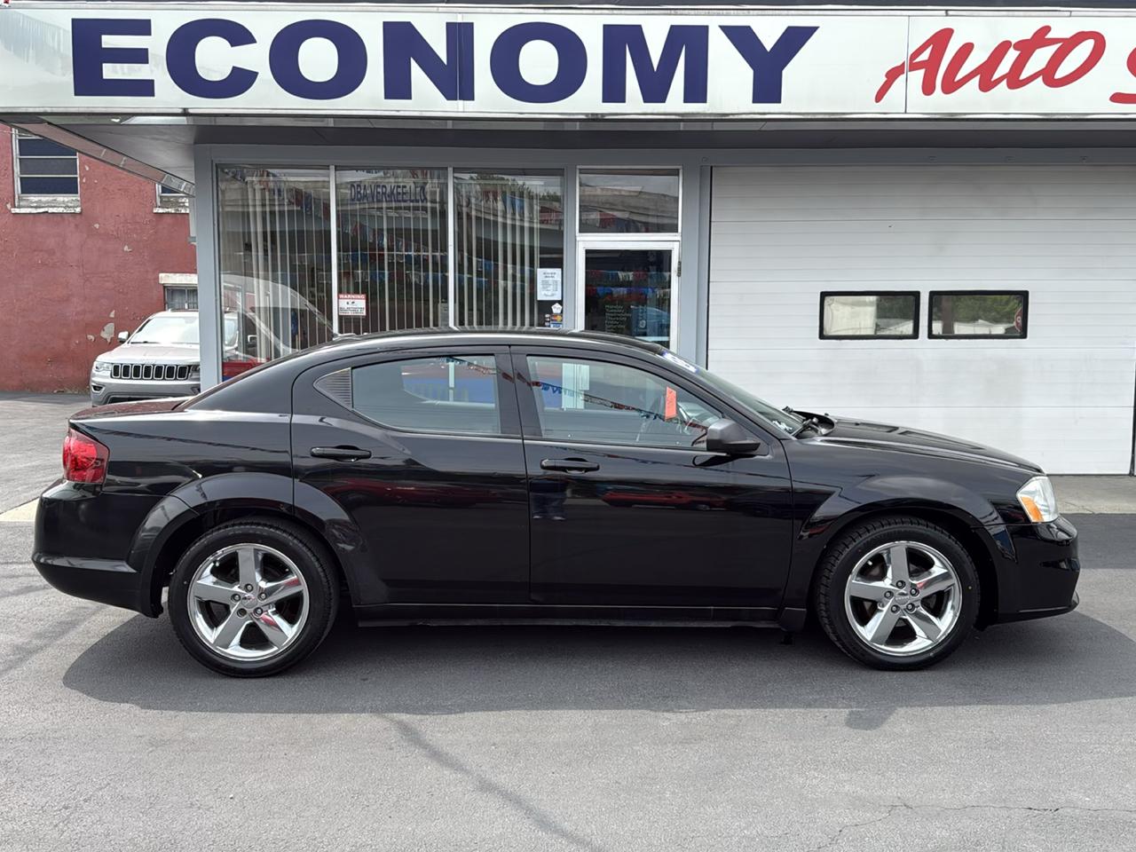 Dodge Avenger 4dr Sdn SE 2012