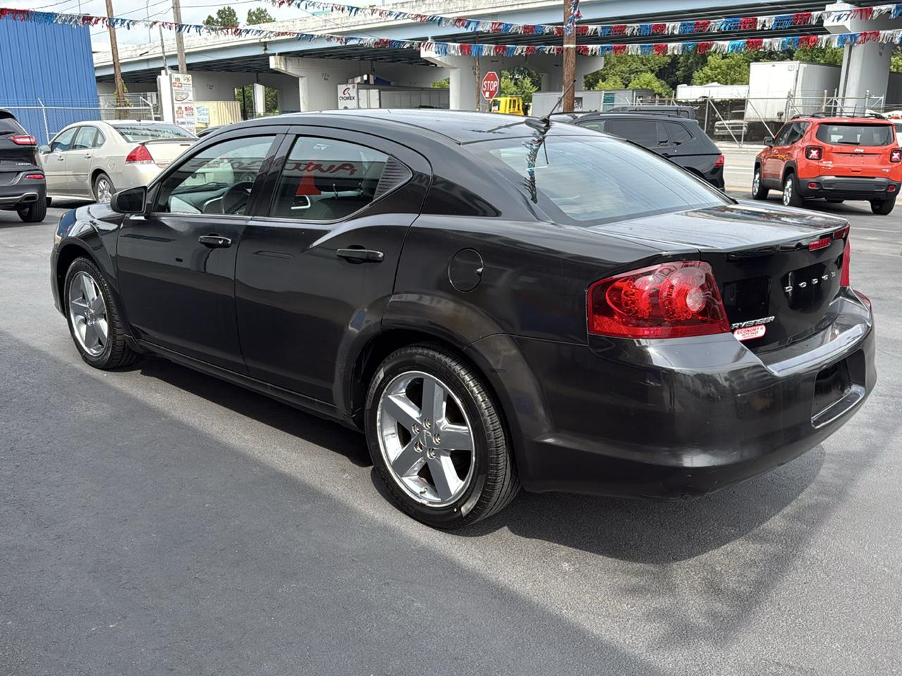 Dodge Avenger 4dr Sdn SE 2012