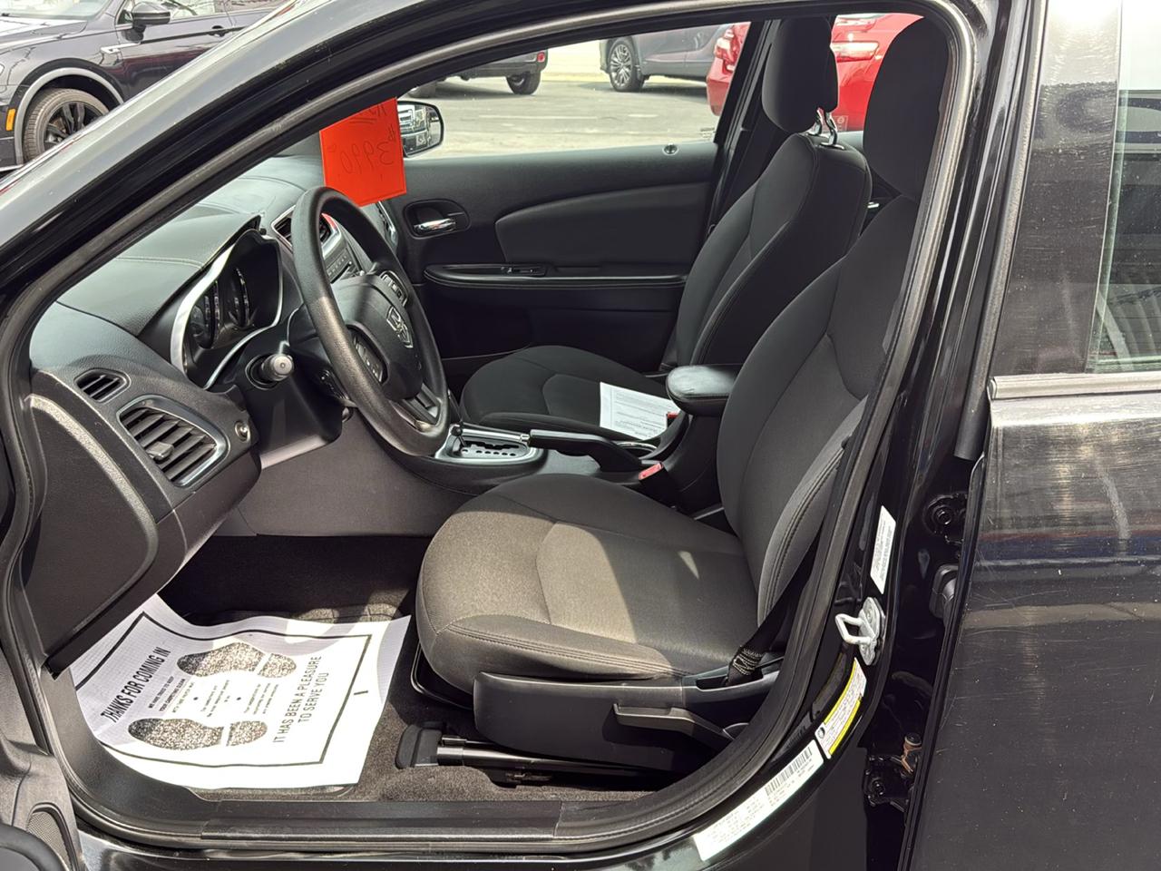 Dodge Avenger 4dr Sdn SE 2012