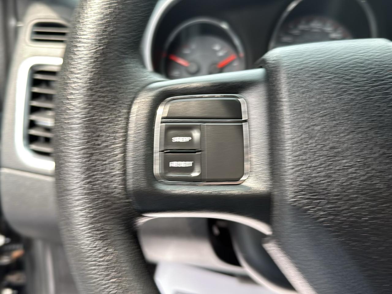 Dodge Avenger 4dr Sdn SE 2012