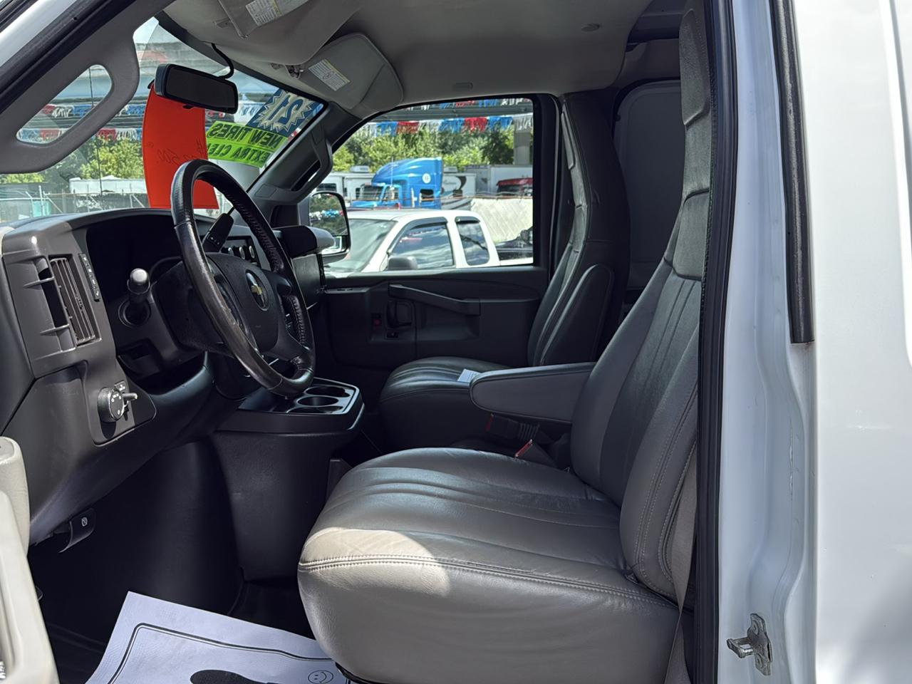 Chevrolet Express Cargo Van RWD 2500 155" 2021