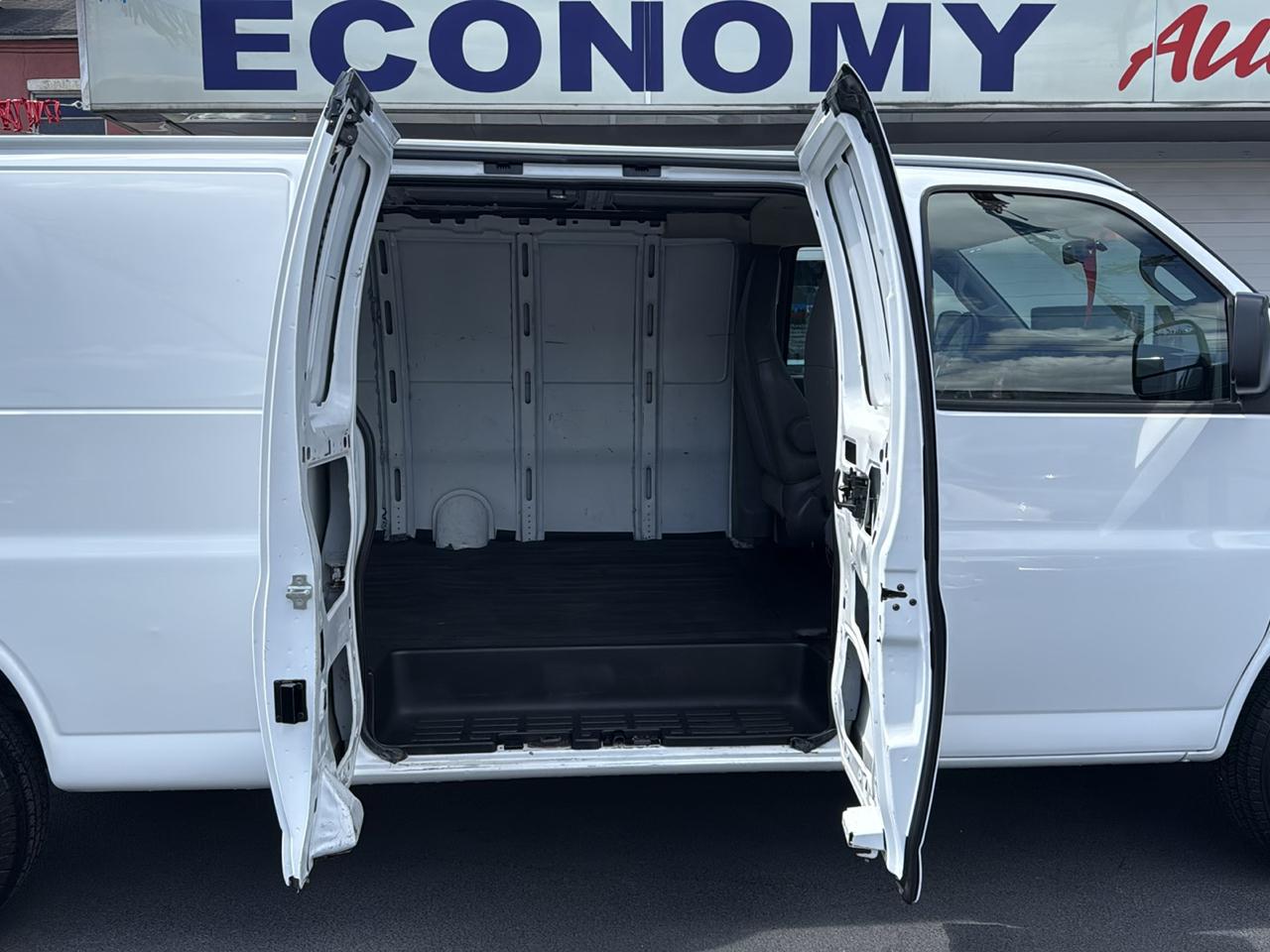 Chevrolet Express Cargo Van RWD 2500 155" 2021