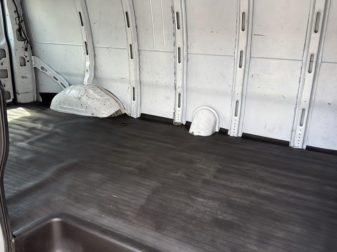 Chevrolet Express Cargo Van RWD 2500 155" 2021