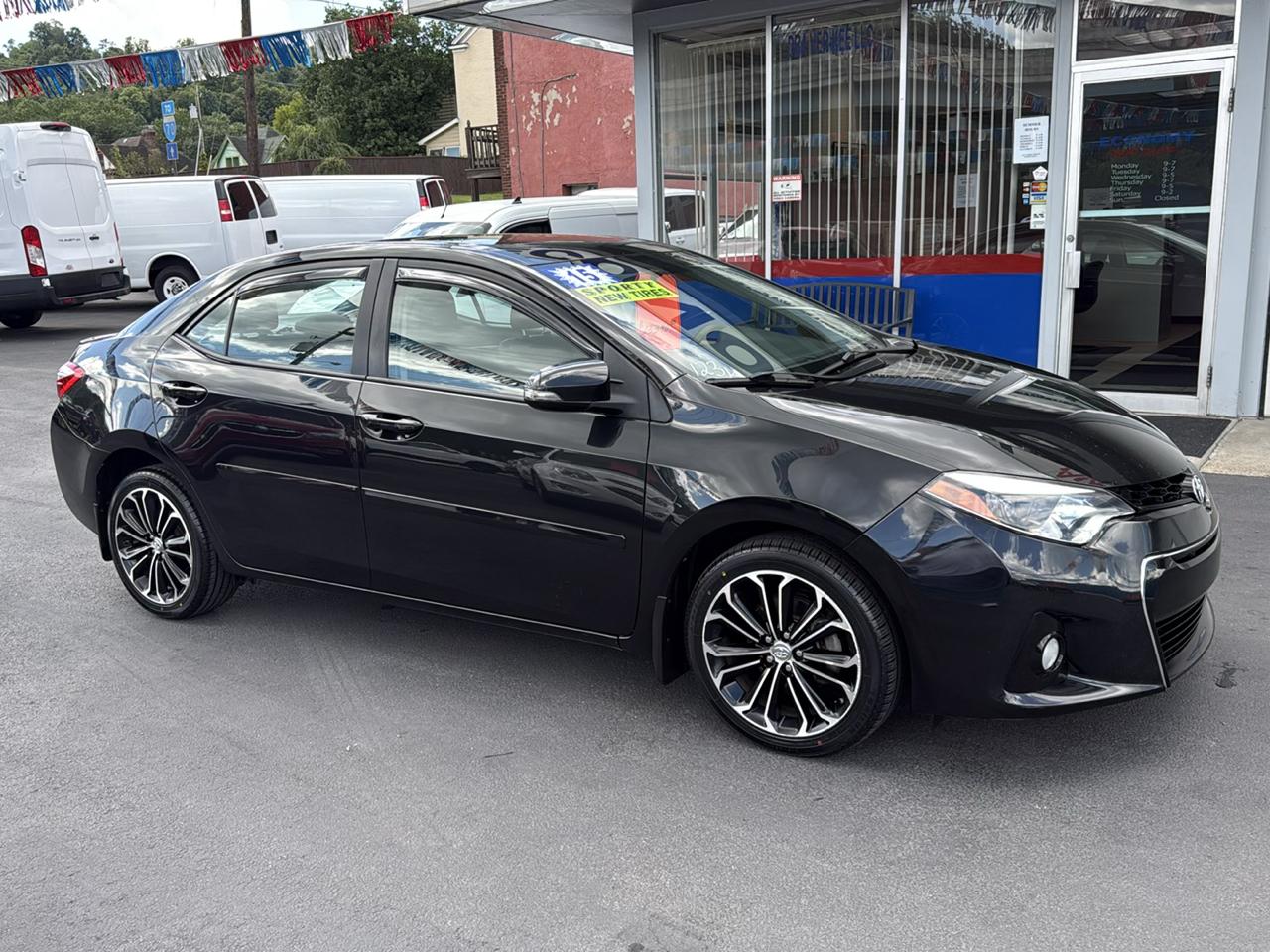 2015 Toyota Corolla 4dr Sdn CVT LE Premium (Natl)