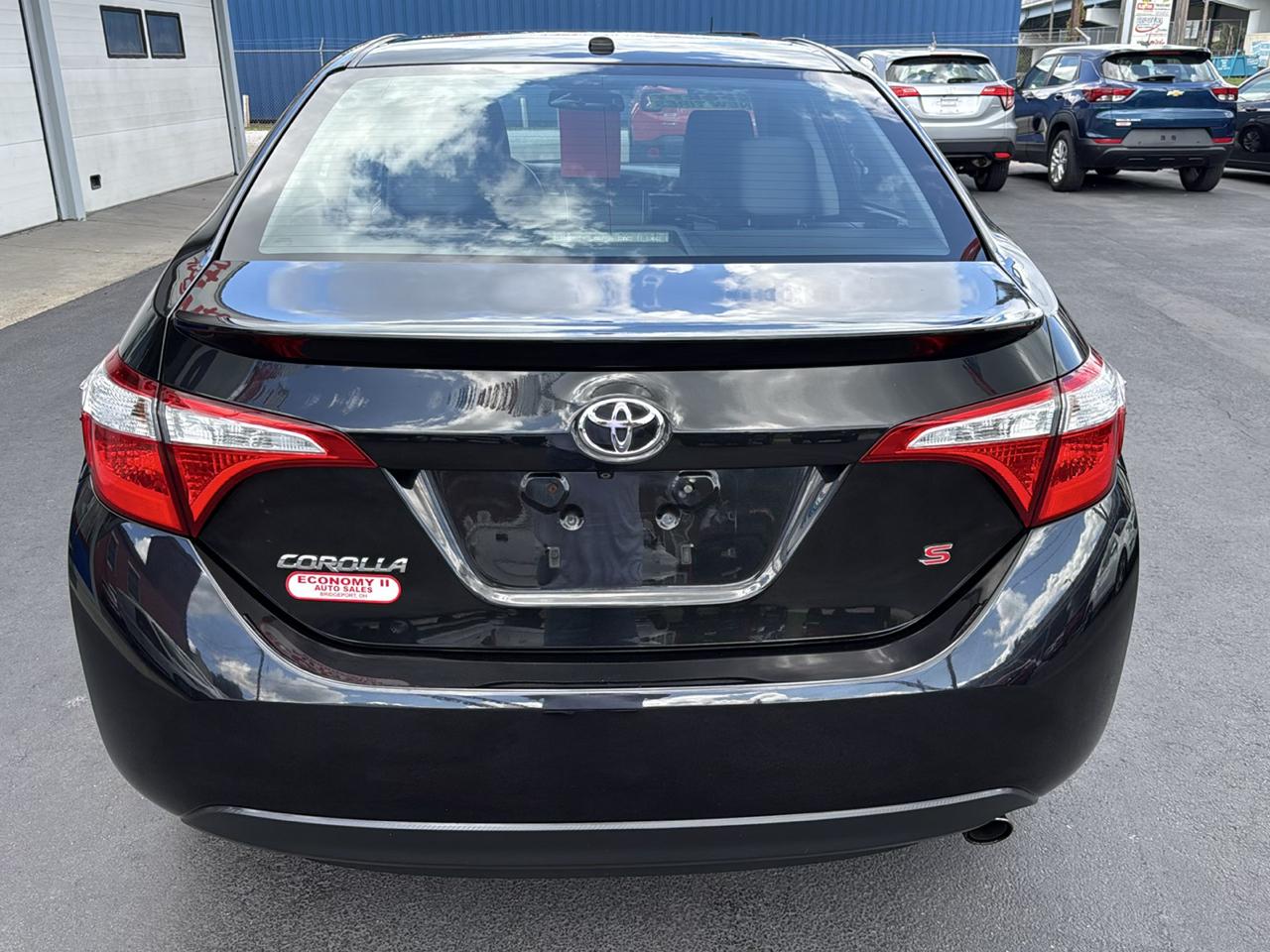 Toyota Corolla 4dr Sdn CVT LE Premium (Natl) 2015