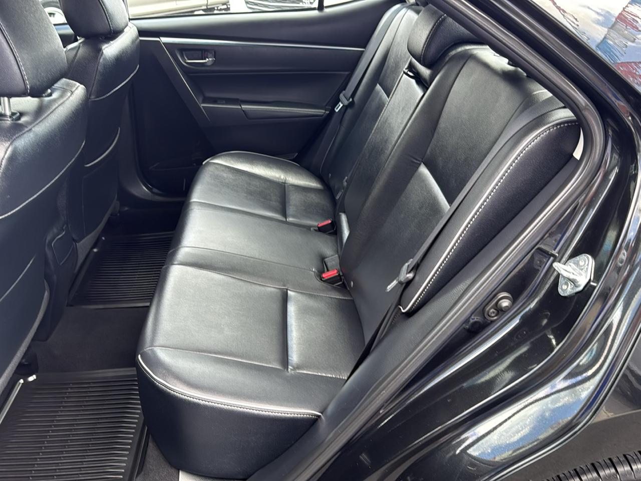 Toyota Corolla 4dr Sdn CVT LE Premium (Natl) 2015
