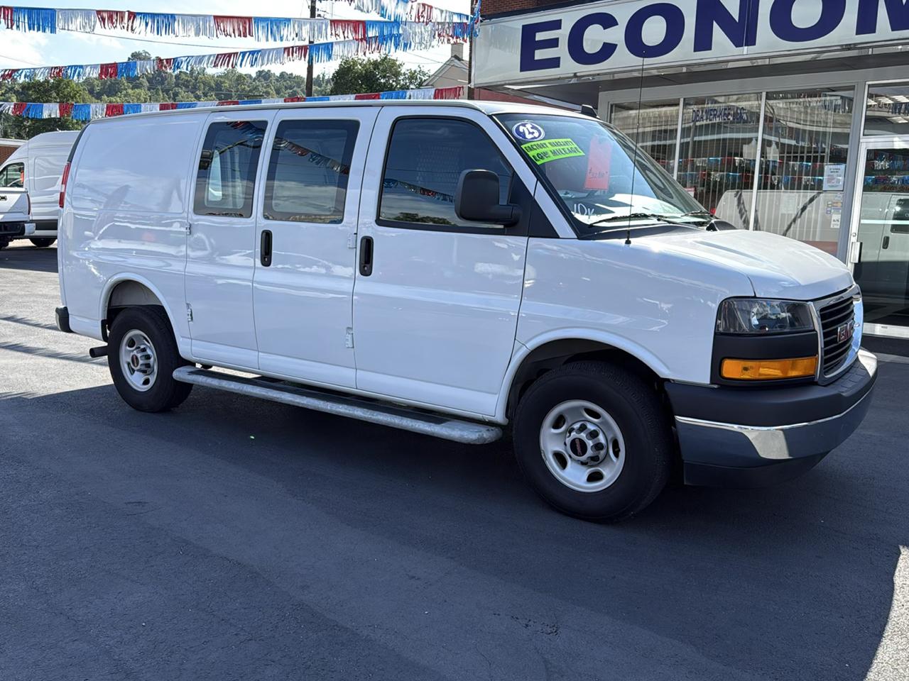 2025 GMC Savana Cargo Van RWD 2500 135"
