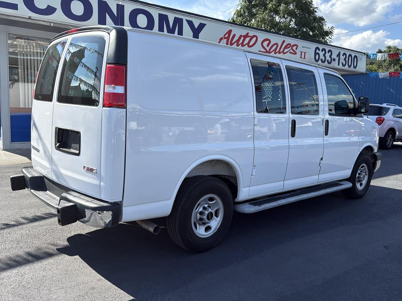 GMC Savana Cargo Van RWD 2500 135" 2025