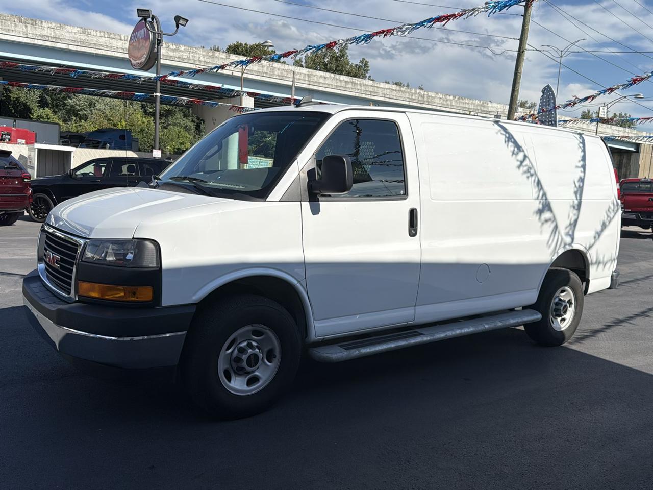 GMC Savana Cargo Van RWD 2500 135" 2025