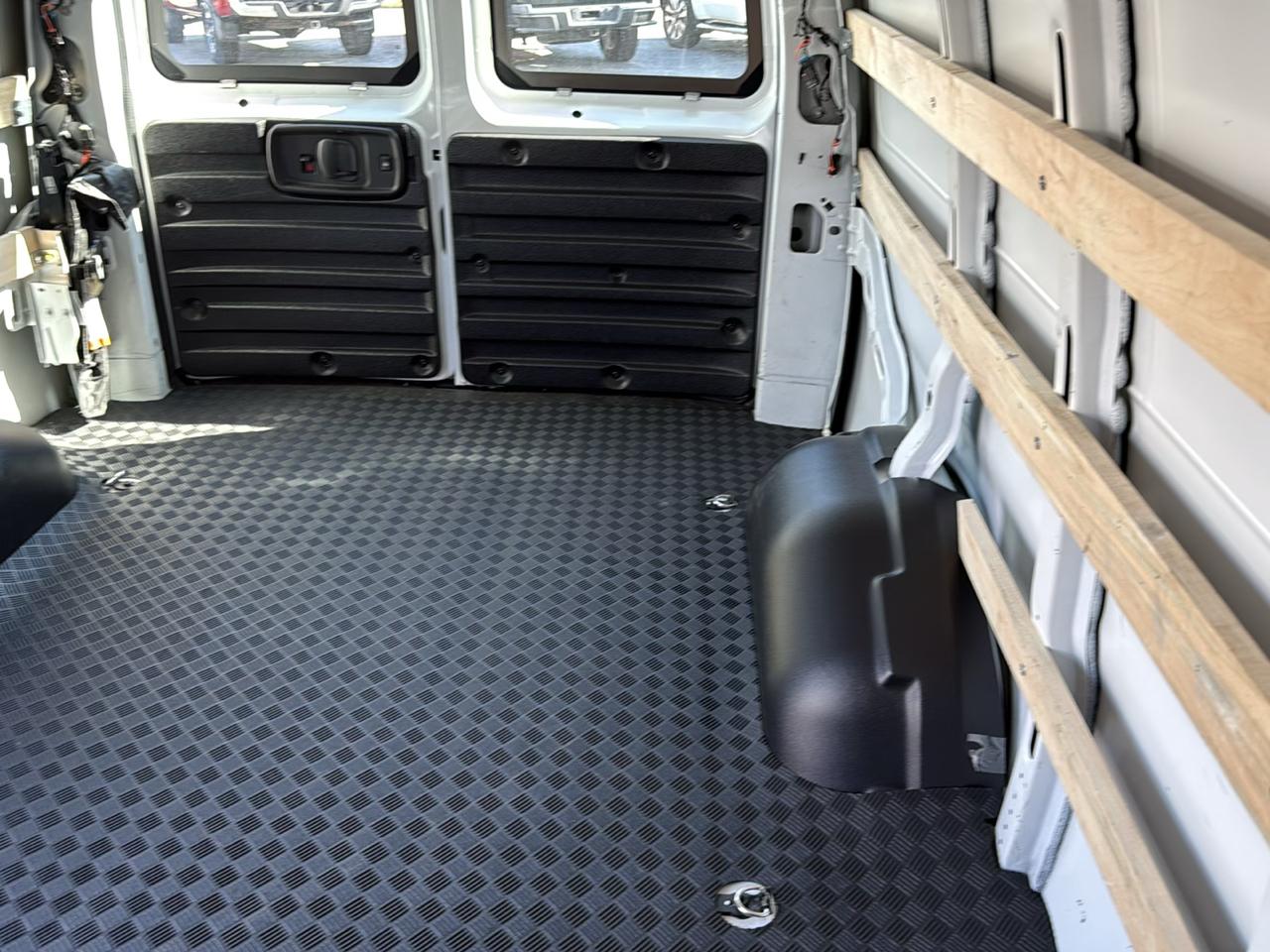 GMC Savana Cargo Van RWD 2500 135" 2025