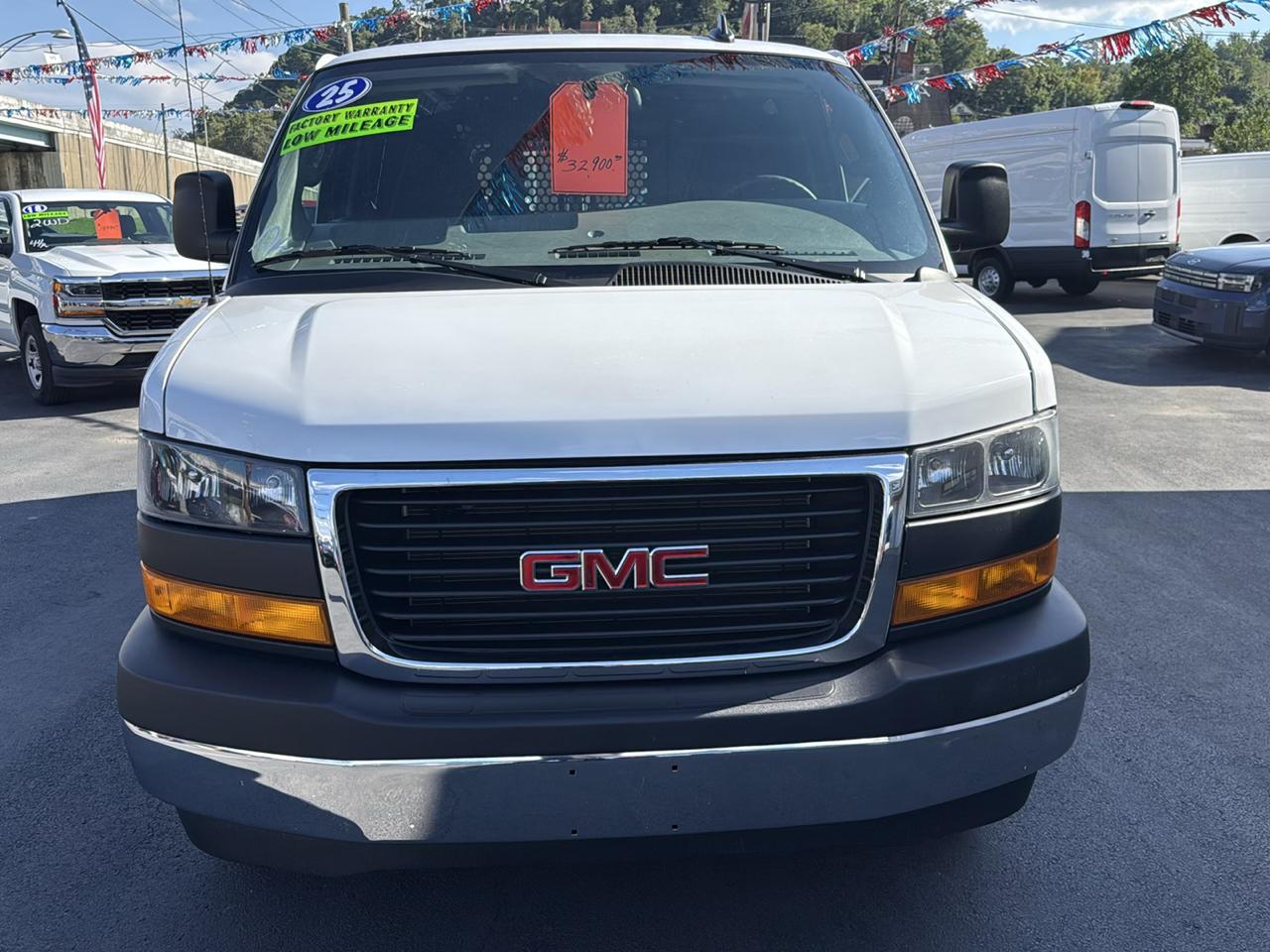 GMC Savana Cargo Van RWD 2500 135" 2025