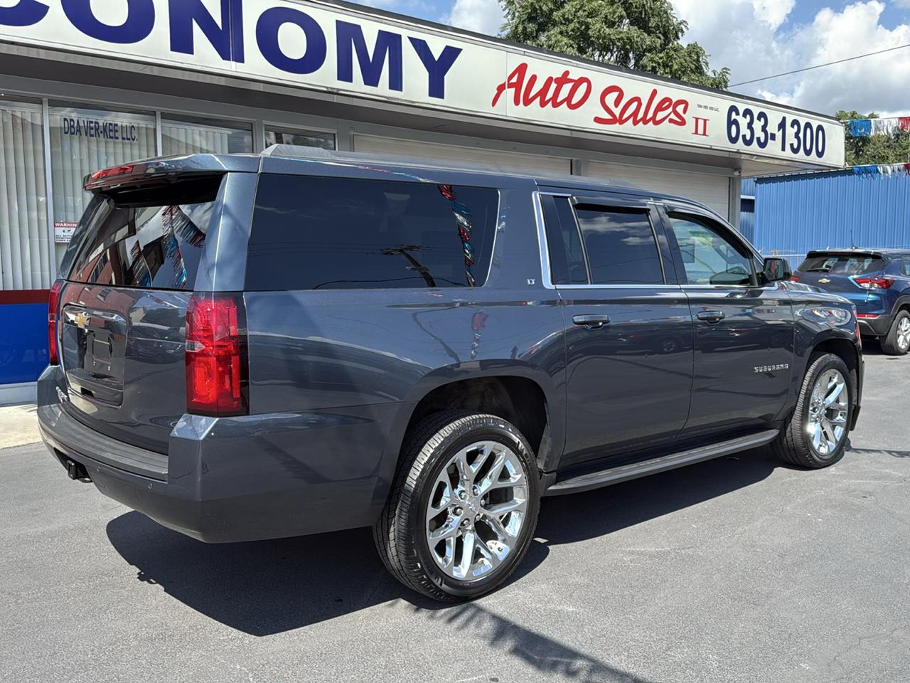 Chevrolet Suburban 4WD 4dr 1500 LT 2019