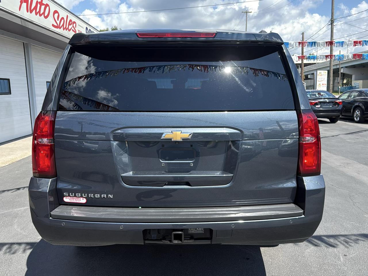 Chevrolet Suburban 4WD 4dr 1500 LT 2019