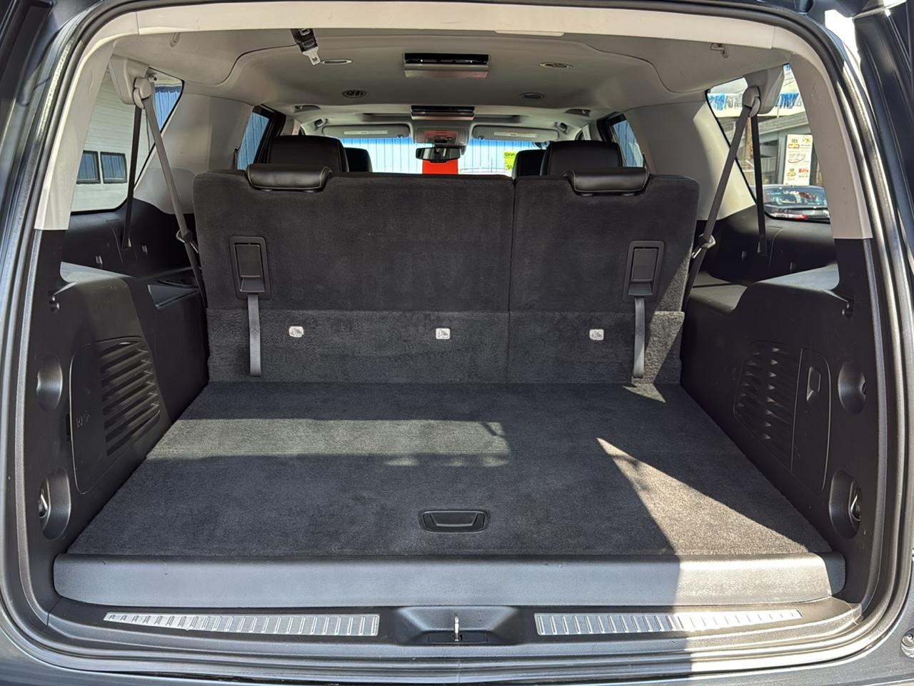 Chevrolet Suburban 4WD 4dr 1500 LT 2019