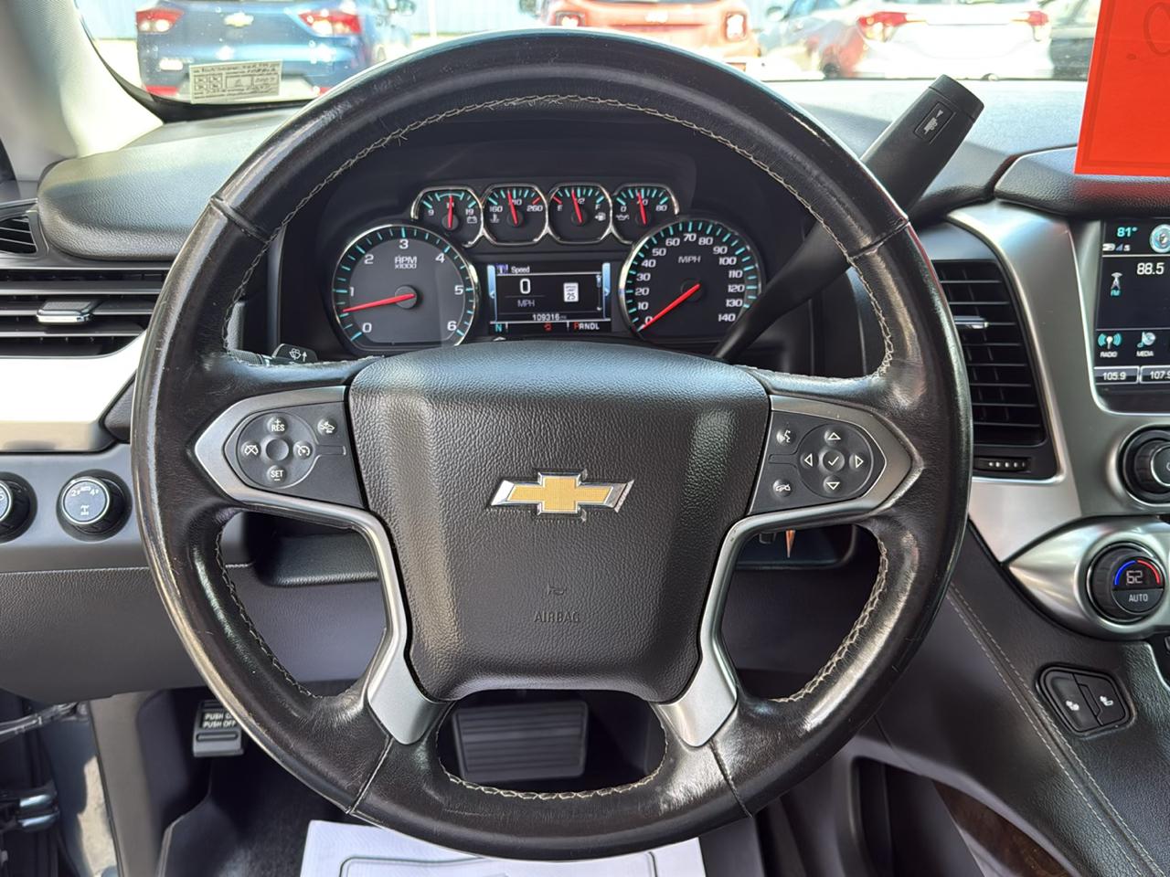 Chevrolet Suburban 4WD 4dr 1500 LT 2019