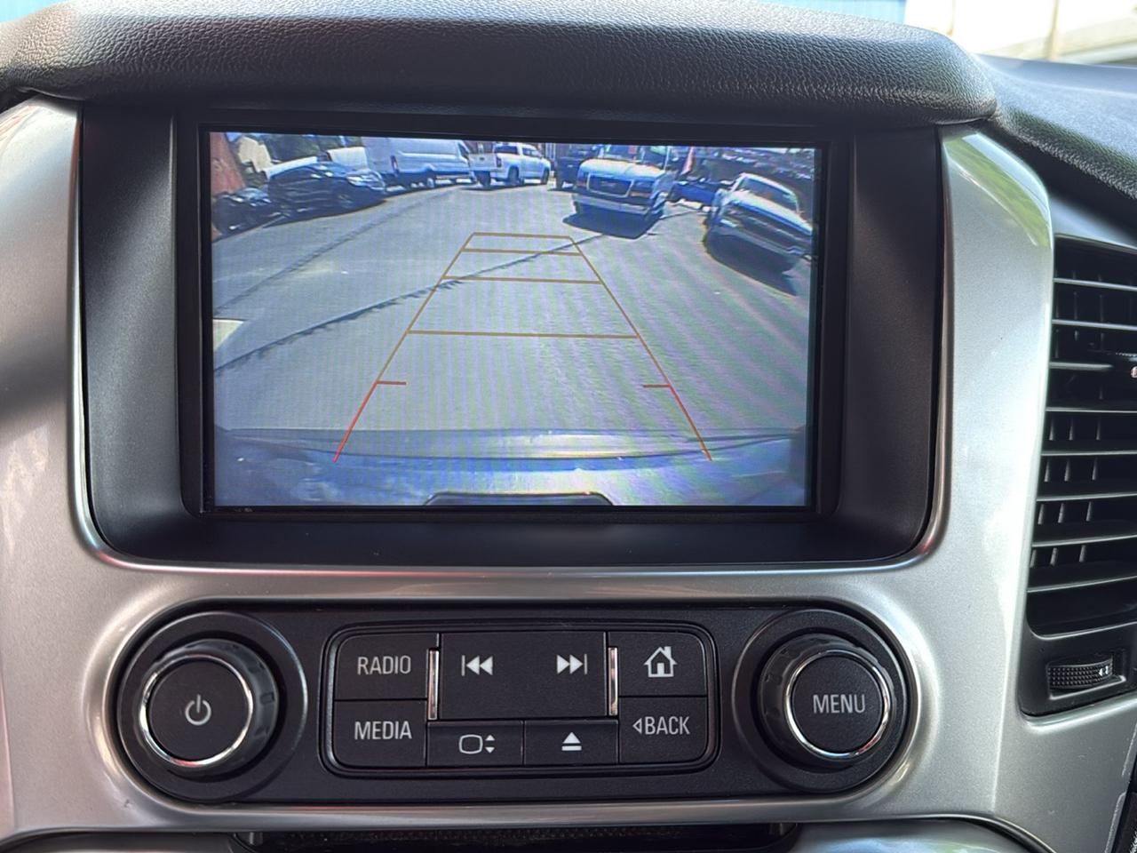 Chevrolet Suburban 4WD 4dr 1500 LT 2019