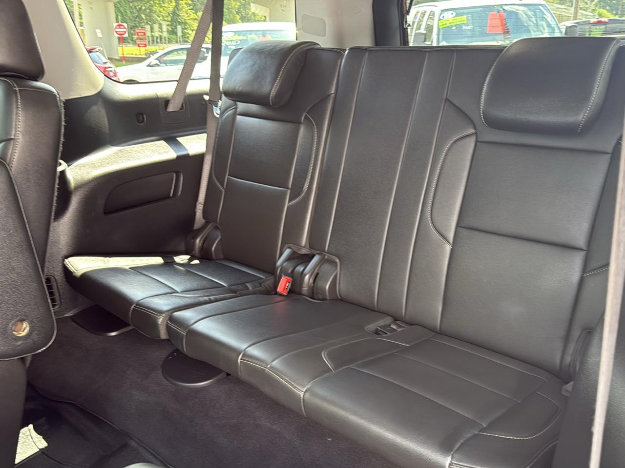 Chevrolet Suburban 4WD 4dr 1500 LT 2019