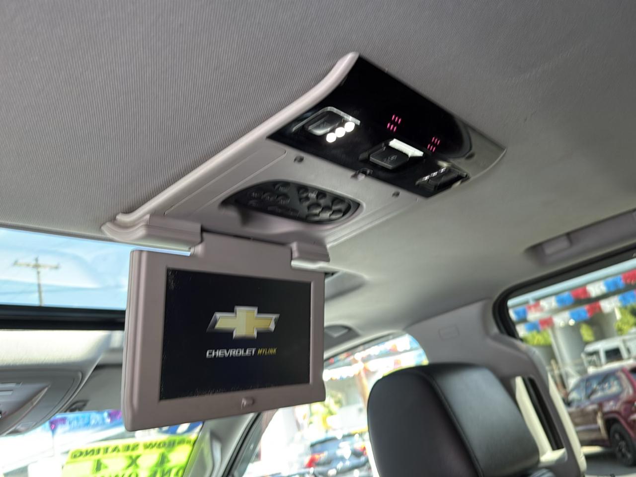 Chevrolet Suburban 4WD 4dr 1500 LT 2019