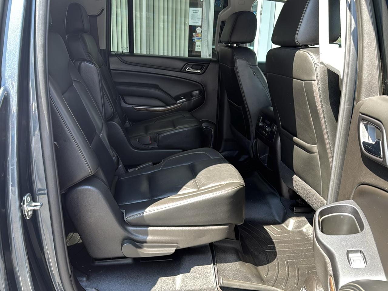Chevrolet Suburban 4WD 4dr 1500 LT 2019