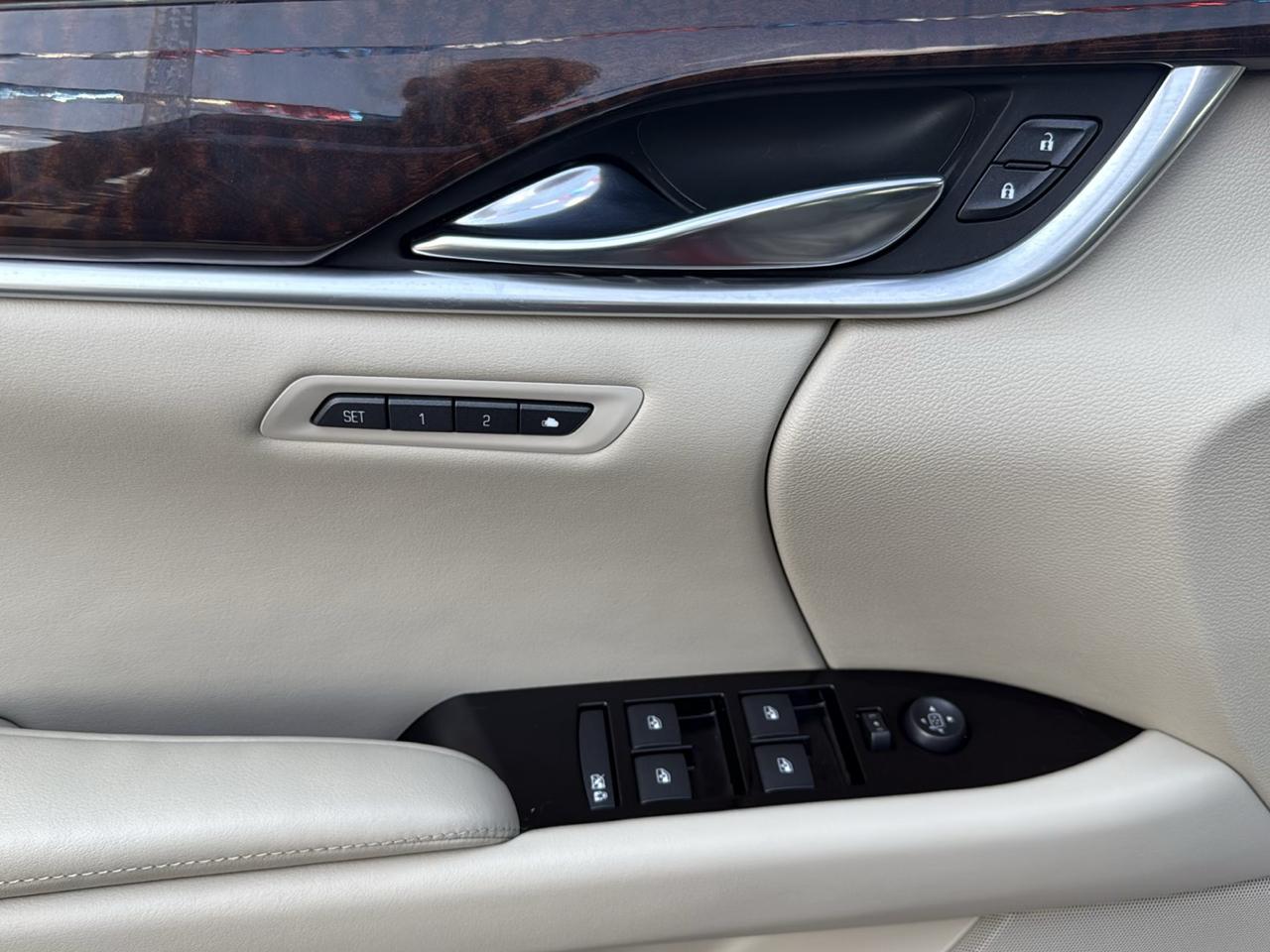 Cadillac XTS 4dr Sdn Premium AWD 2013