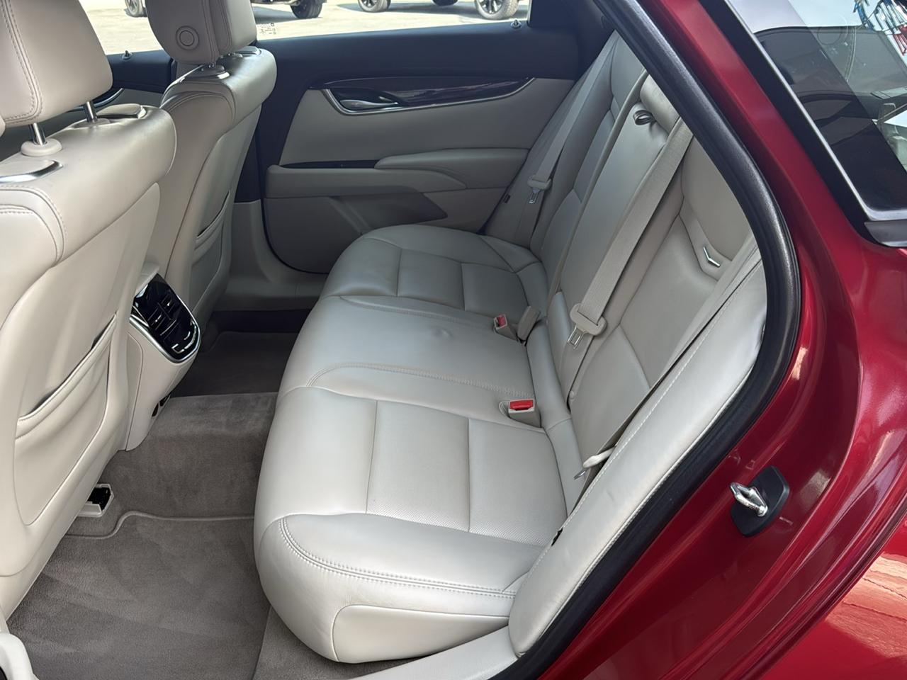 Cadillac XTS 4dr Sdn Premium AWD 2013