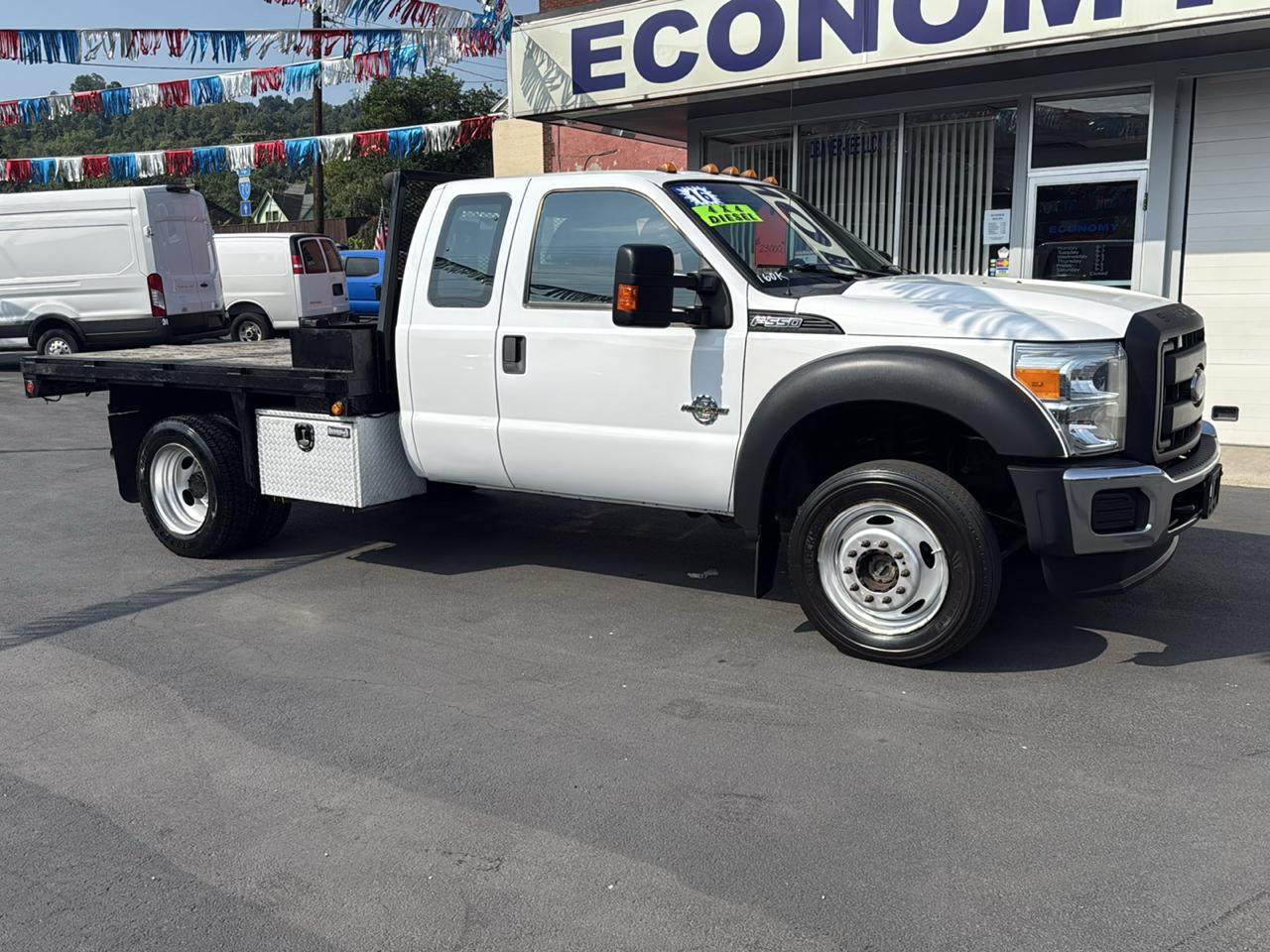 2016 Ford Super Duty F-550 DRW 4WD SuperCab 162" WB 60" CA XL