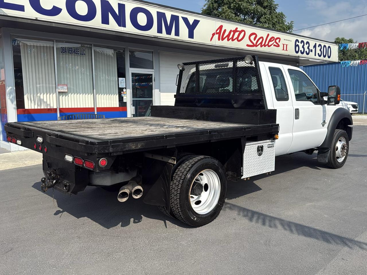 Ford Super Duty F-550 DRW 4WD SuperCab 162" WB 60" CA XL 2016