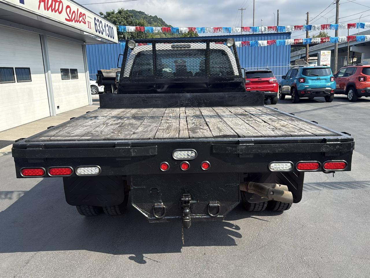 Ford Super Duty F-550 DRW 4WD SuperCab 162" WB 60" CA XL 2016