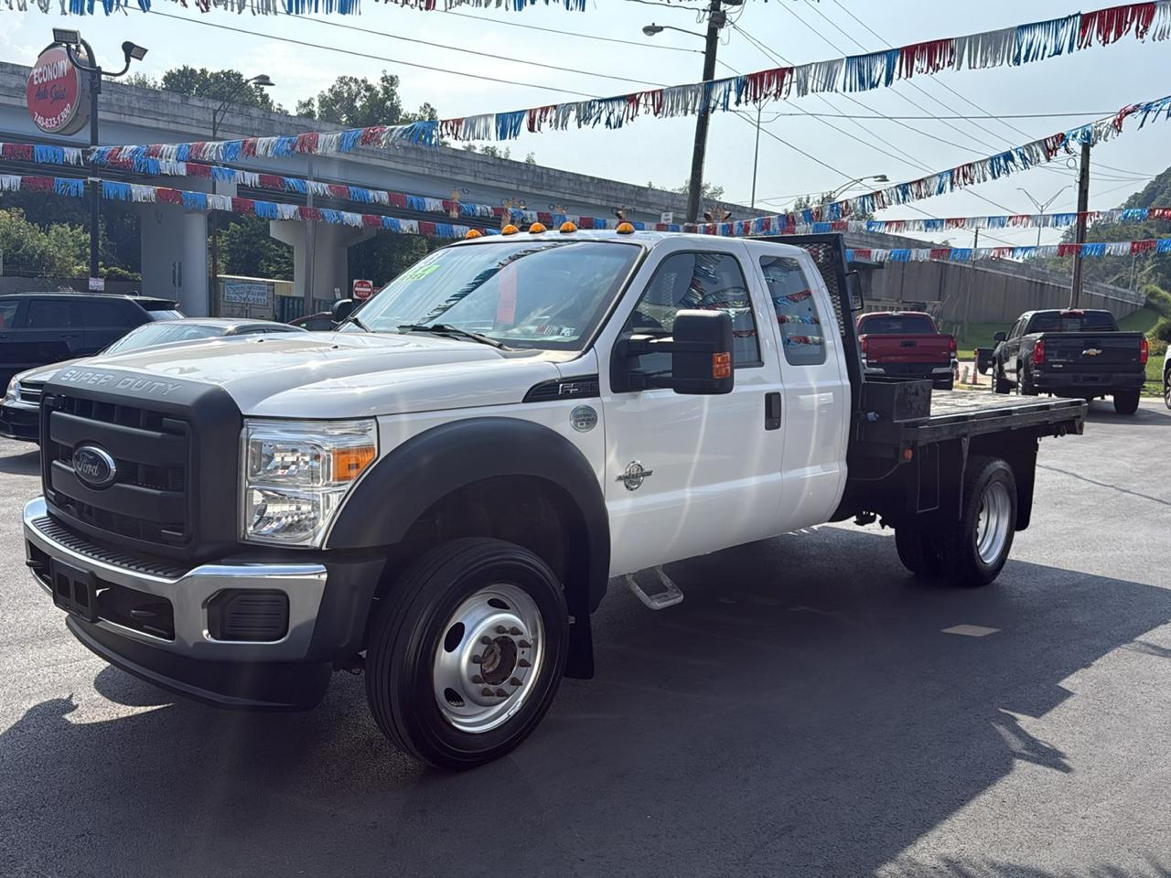 Ford Super Duty F-550 DRW 4WD SuperCab 162" WB 60" CA XL 2016