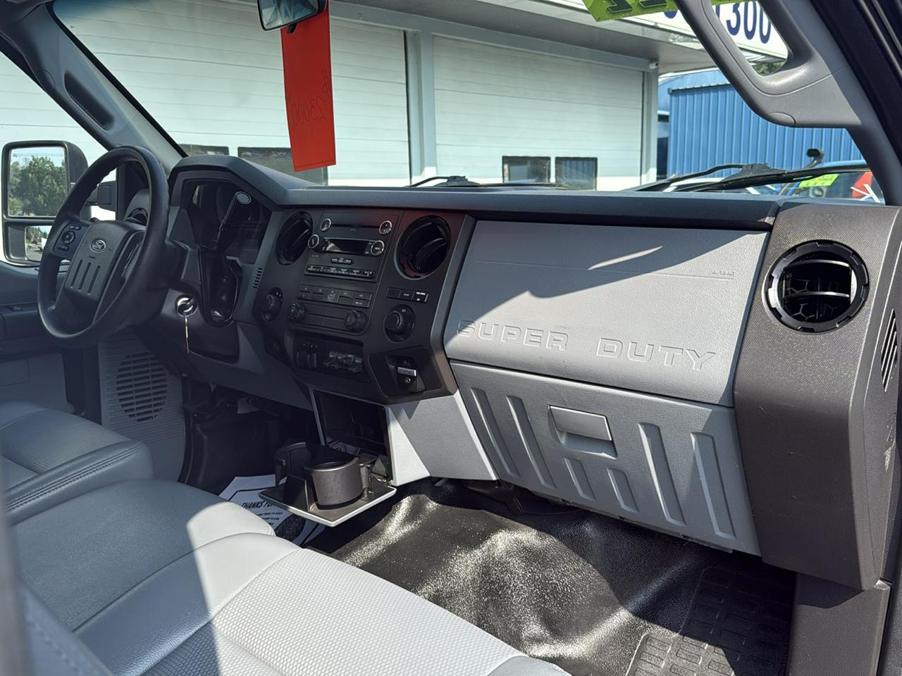 Ford Super Duty F-550 DRW 4WD SuperCab 162" WB 60" CA XL 2016