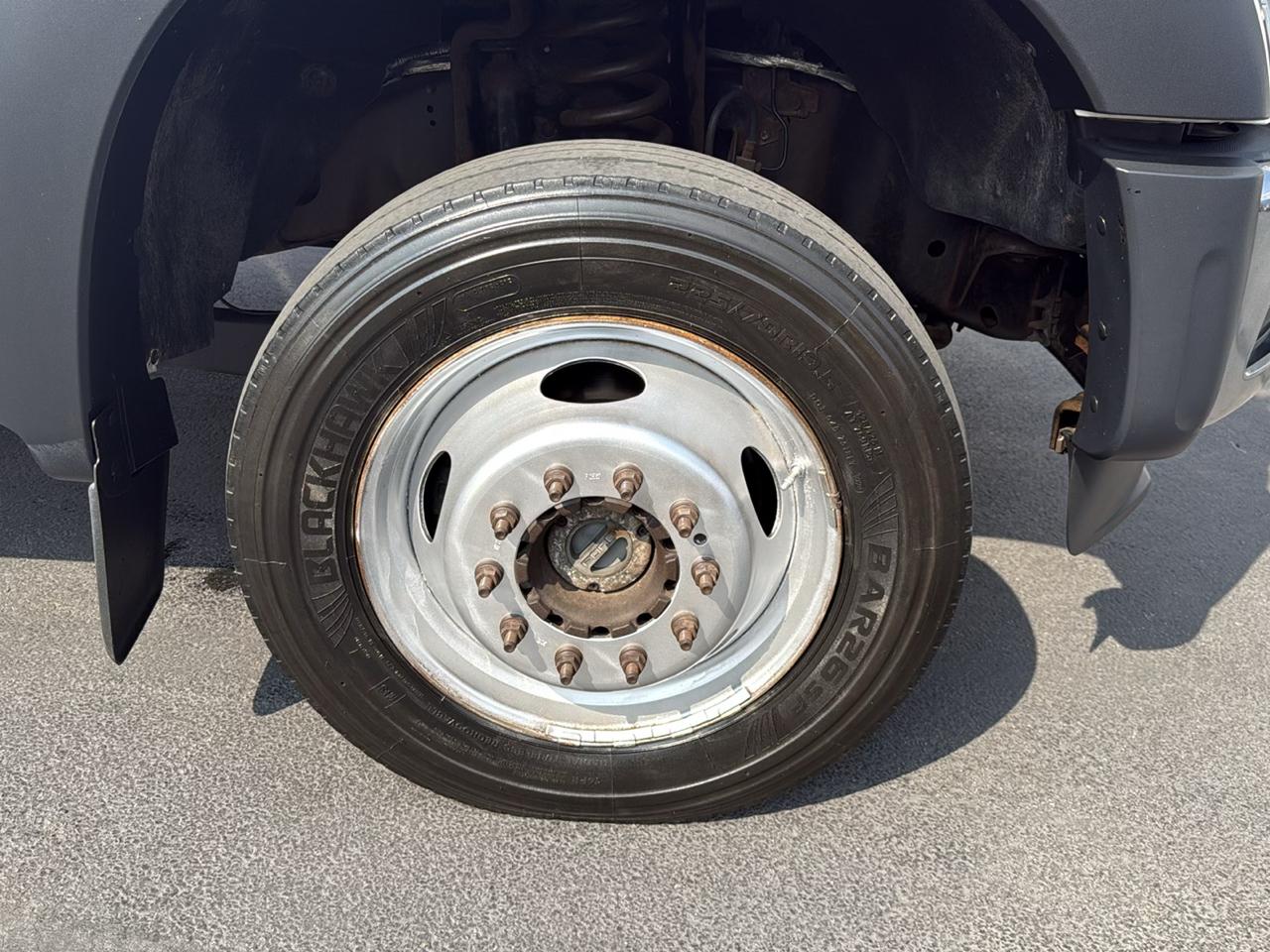 Ford Super Duty F-550 DRW 4WD SuperCab 162" WB 60" CA XL 2016