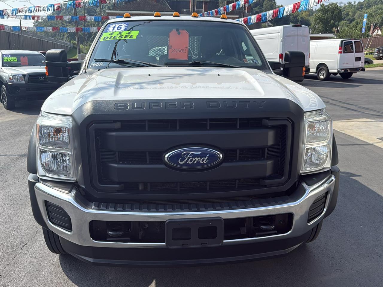 Ford Super Duty F-550 DRW 4WD SuperCab 162" WB 60" CA XL 2016