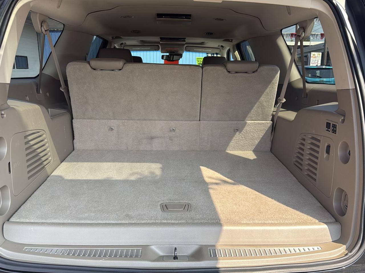 Chevrolet Suburban 4WD 4dr 1500 LTZ 2016