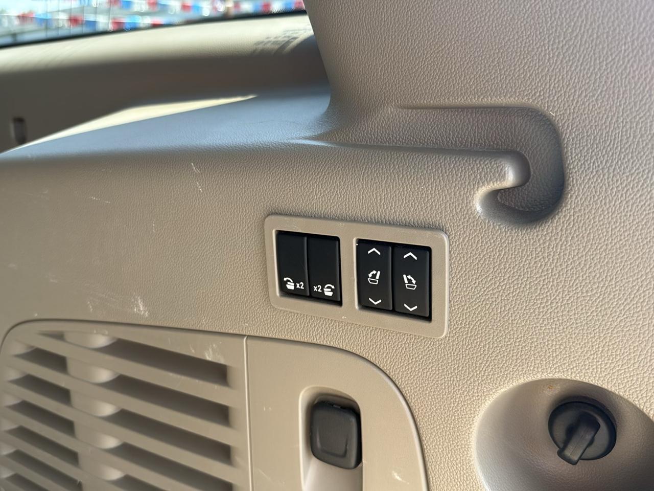 Chevrolet Suburban 4WD 4dr 1500 LTZ 2016