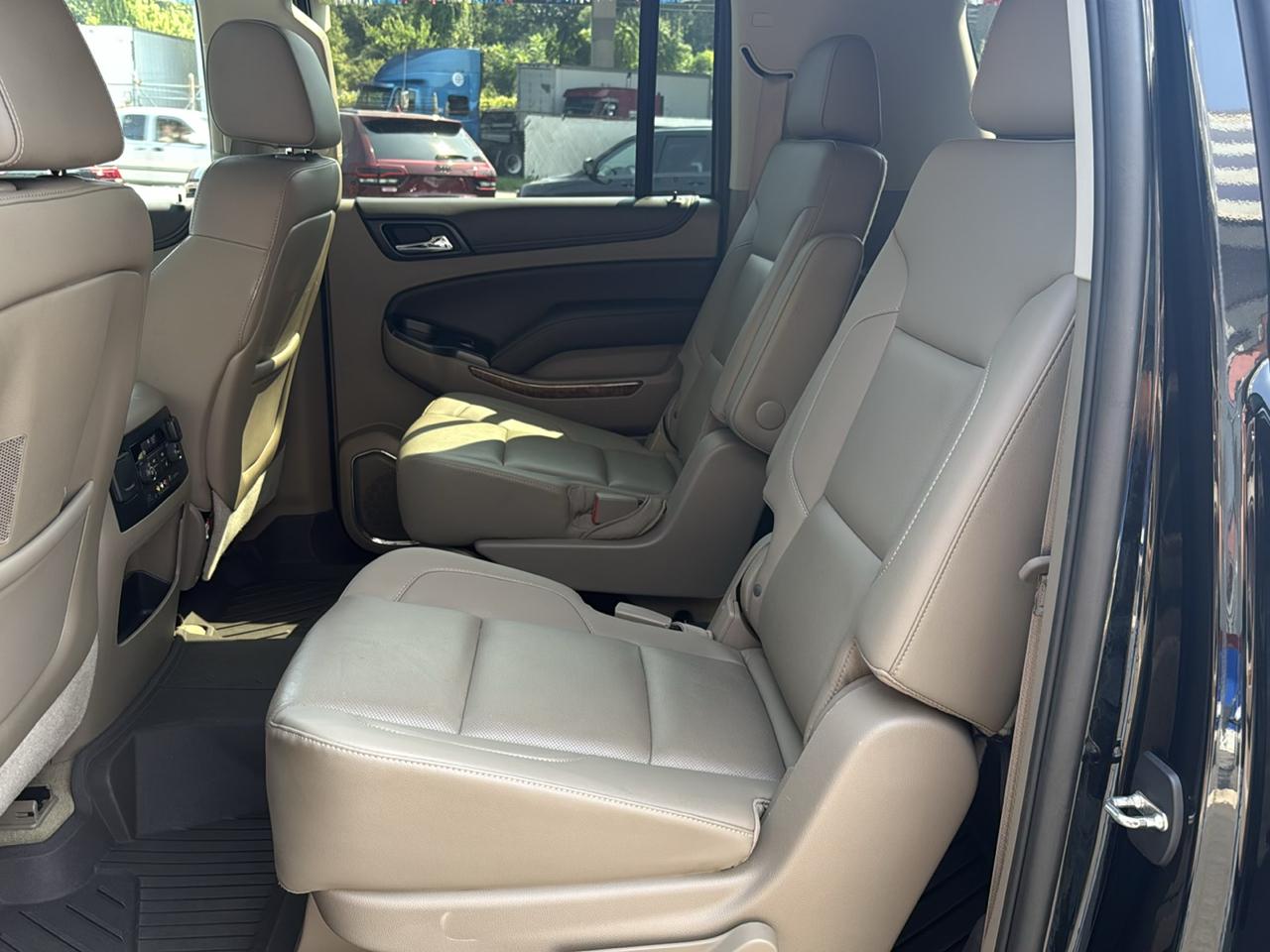 Chevrolet Suburban 4WD 4dr 1500 LTZ 2016