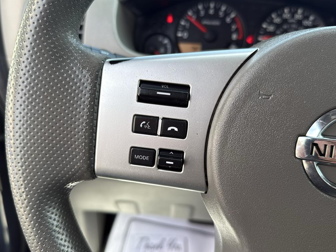 Nissan Frontier 4WD Crew Cab LWB Auto SV 2015