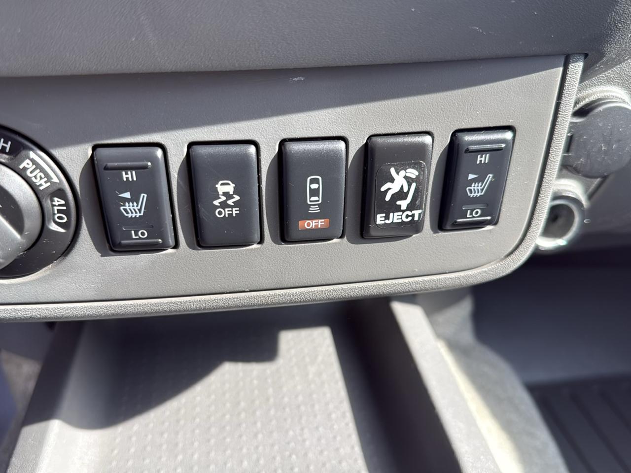 Nissan Frontier 4WD Crew Cab LWB Auto SV 2015
