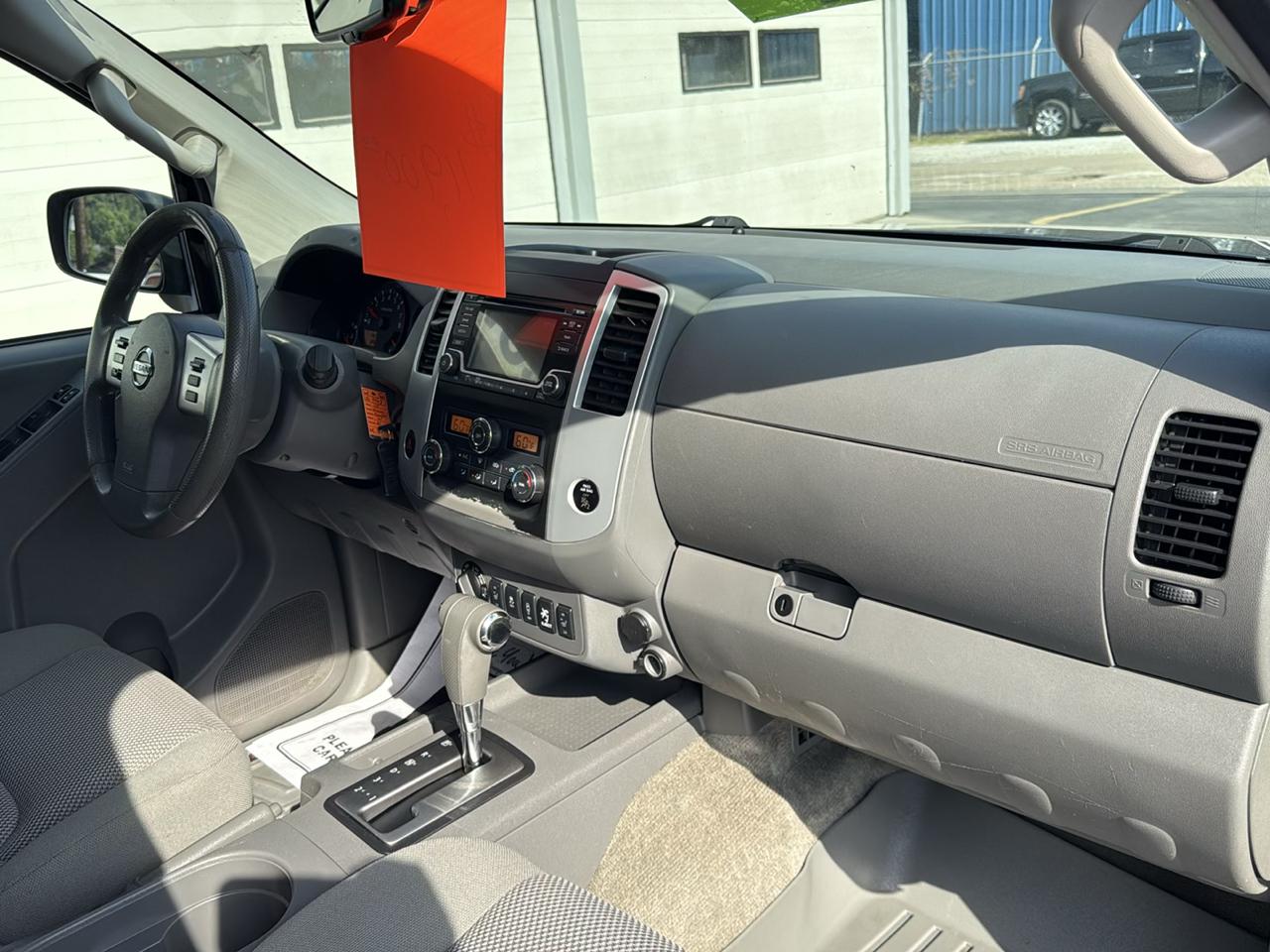 Nissan Frontier 4WD Crew Cab LWB Auto SV 2015