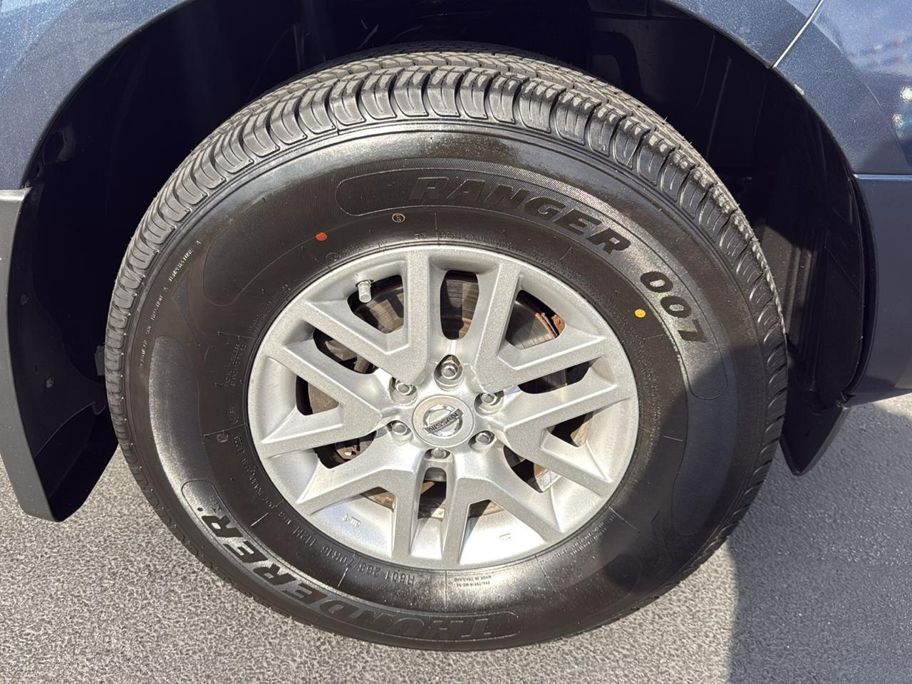 Nissan Frontier 4WD Crew Cab LWB Auto SV 2015