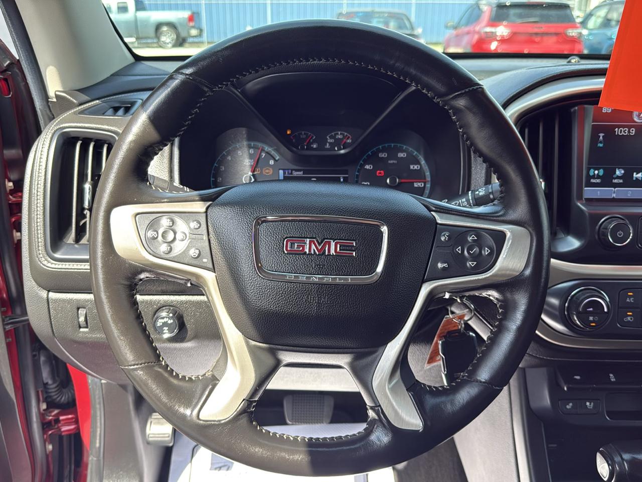 GMC Canyon 4WD Crew Cab 128.3" Denali 2017