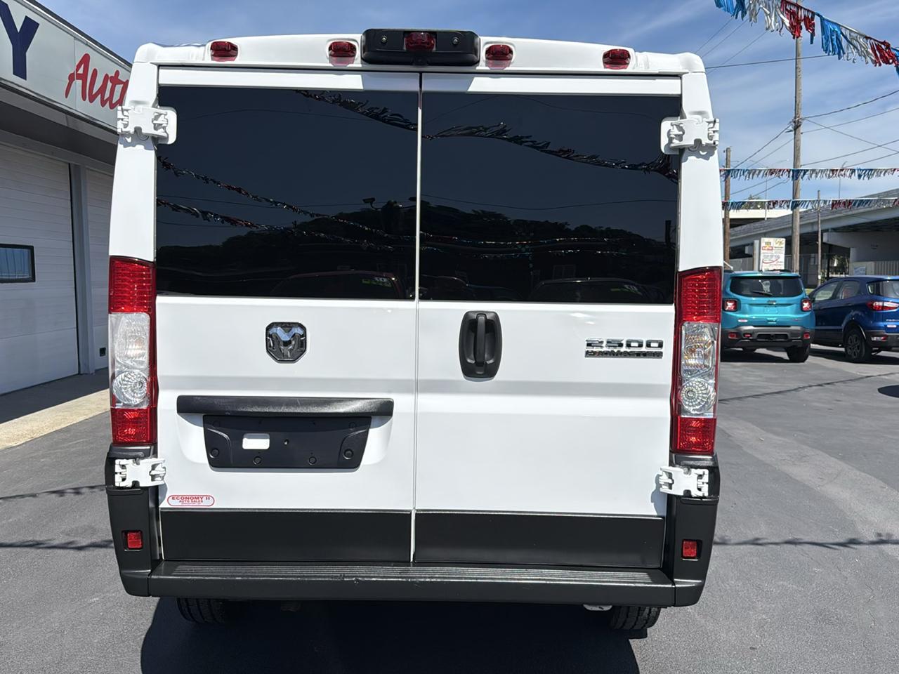 RAM ProMaster Cargo Van Tradesman 2500 Low Roof 136" WB w/Pass Seat 2025