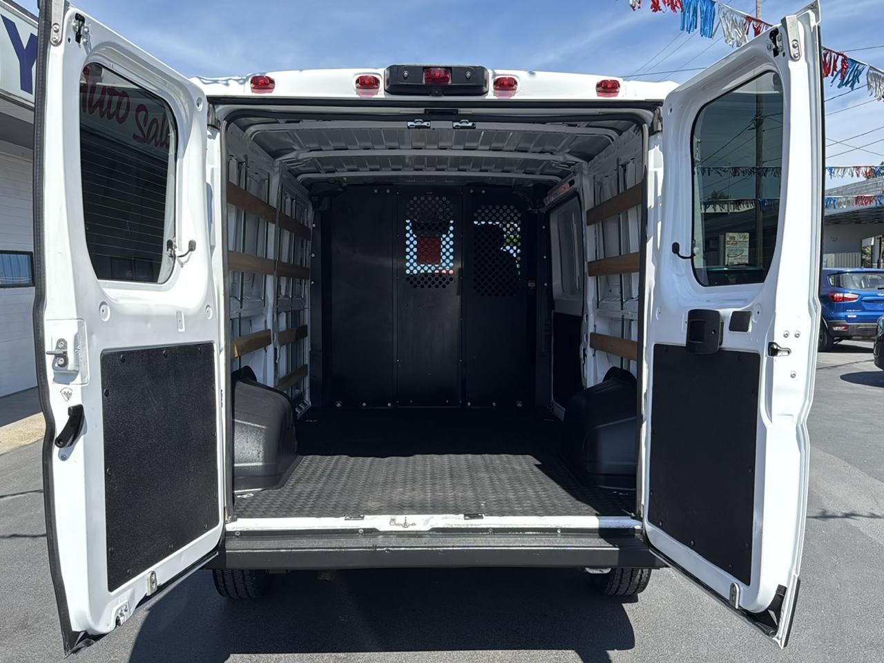 RAM ProMaster Cargo Van Tradesman 2500 Low Roof 136" WB w/Pass Seat 2025