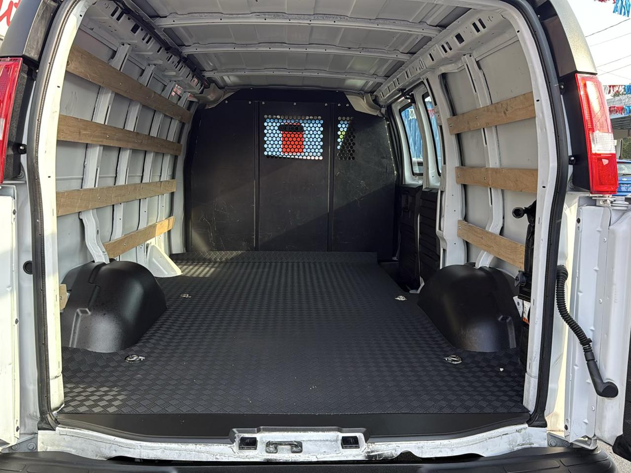 Chevrolet Express Cargo Van RWD 2500 135" 2025