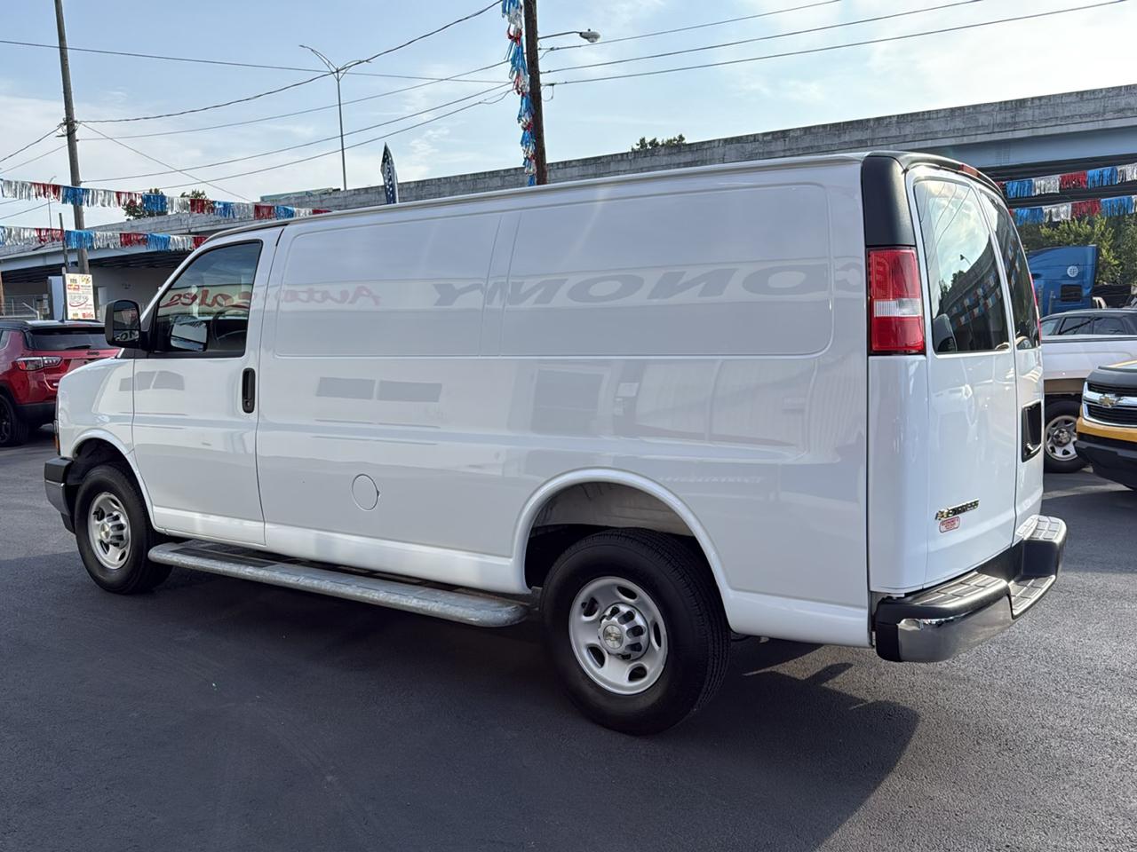 Chevrolet Express Cargo Van RWD 2500 135" 2025
