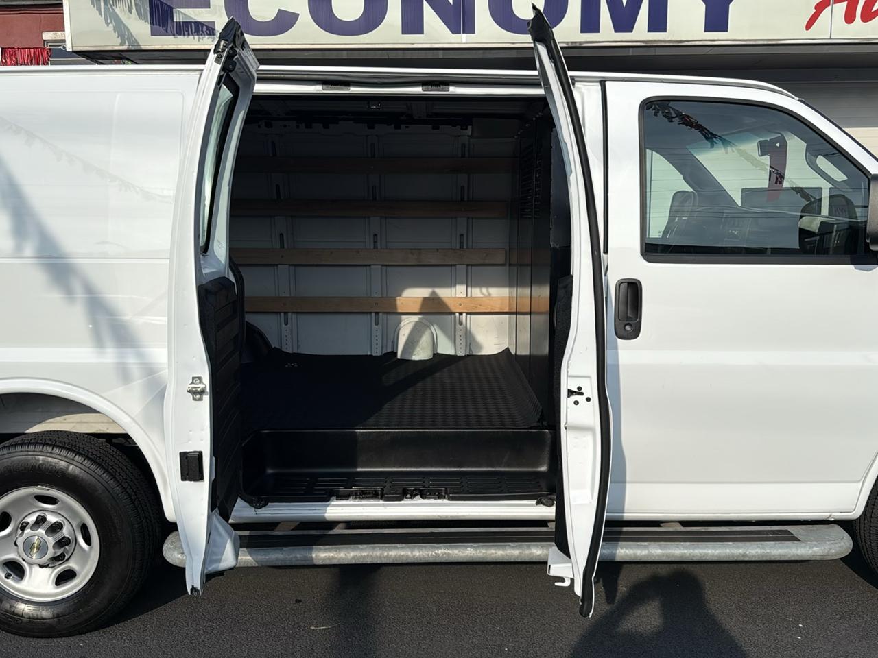 Chevrolet Express Cargo Van RWD 2500 135" 2025