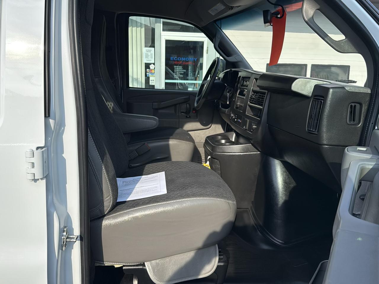 Chevrolet Express Cargo Van RWD 2500 135" 2025