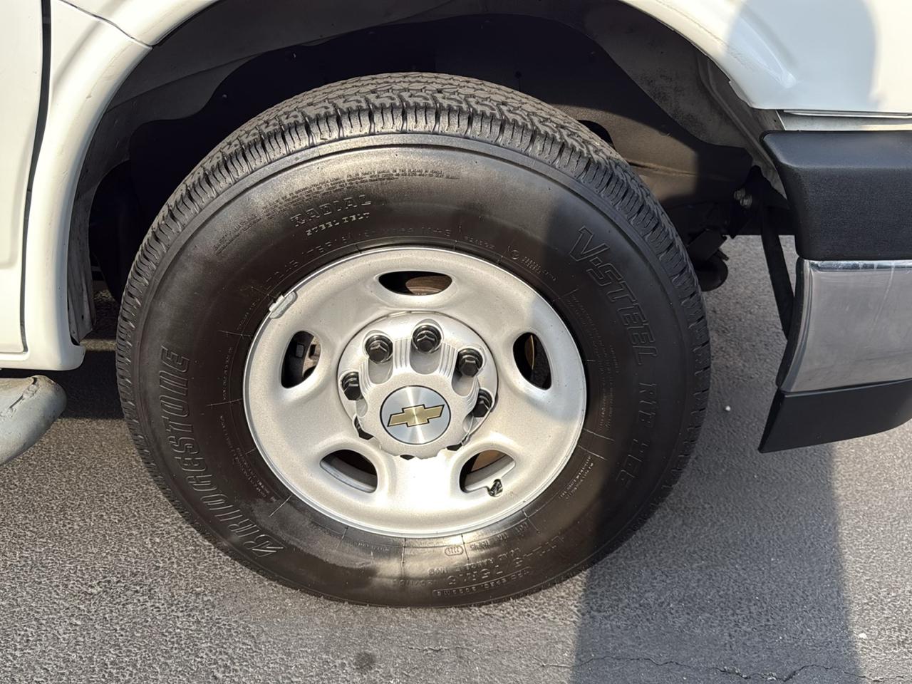 Chevrolet Express Cargo Van RWD 2500 135" 2025