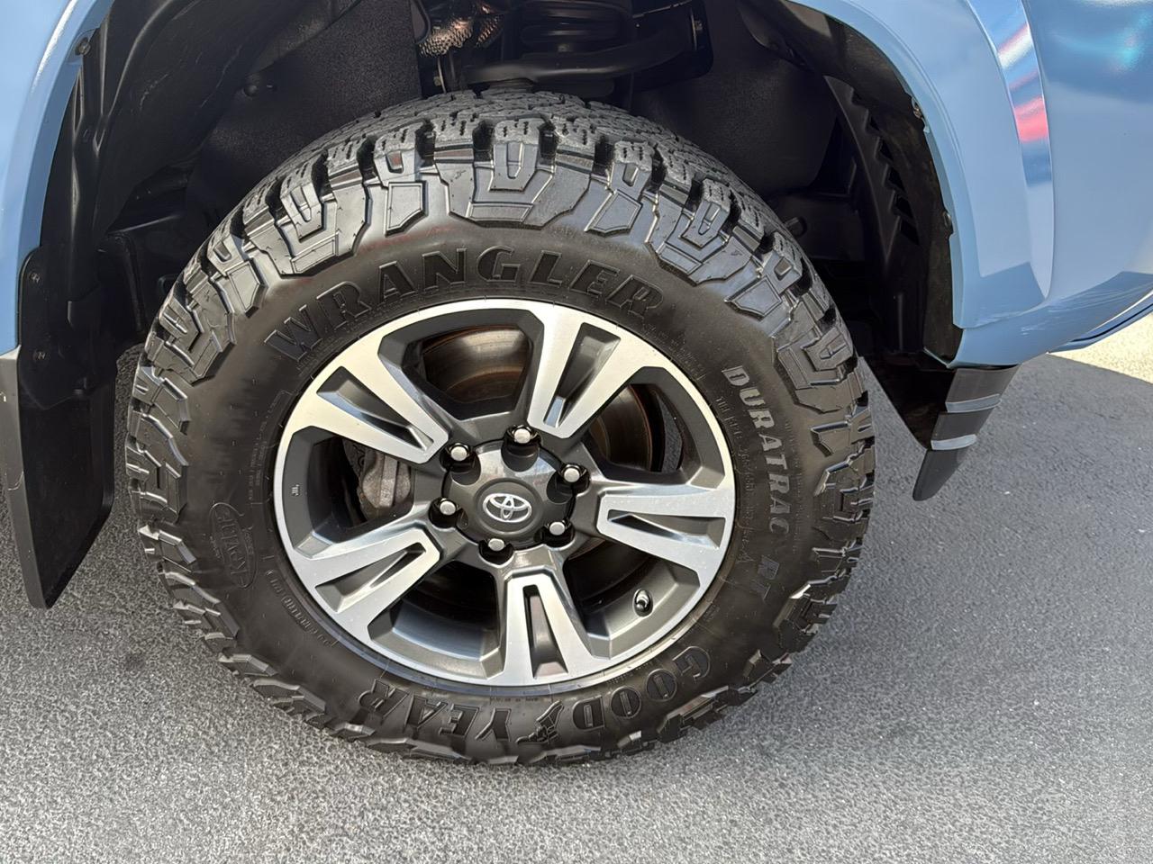 Toyota Tacoma 4WD TRD Off Road Double Cab 6' Bed V6 AT (Natl) 2019